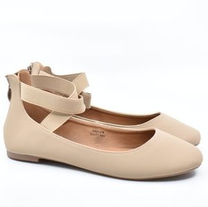 NEW Biege Flats Size 8.5